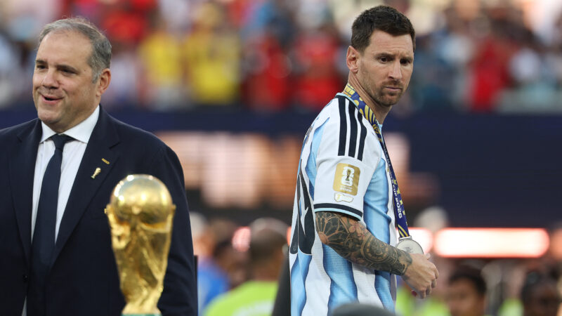 Messi lamenta vice-campeonato e diz que “a dor é imensa”
