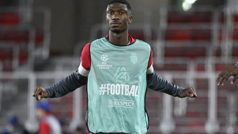 Newcastle confirma contratação do meia francês Aladji Bamba