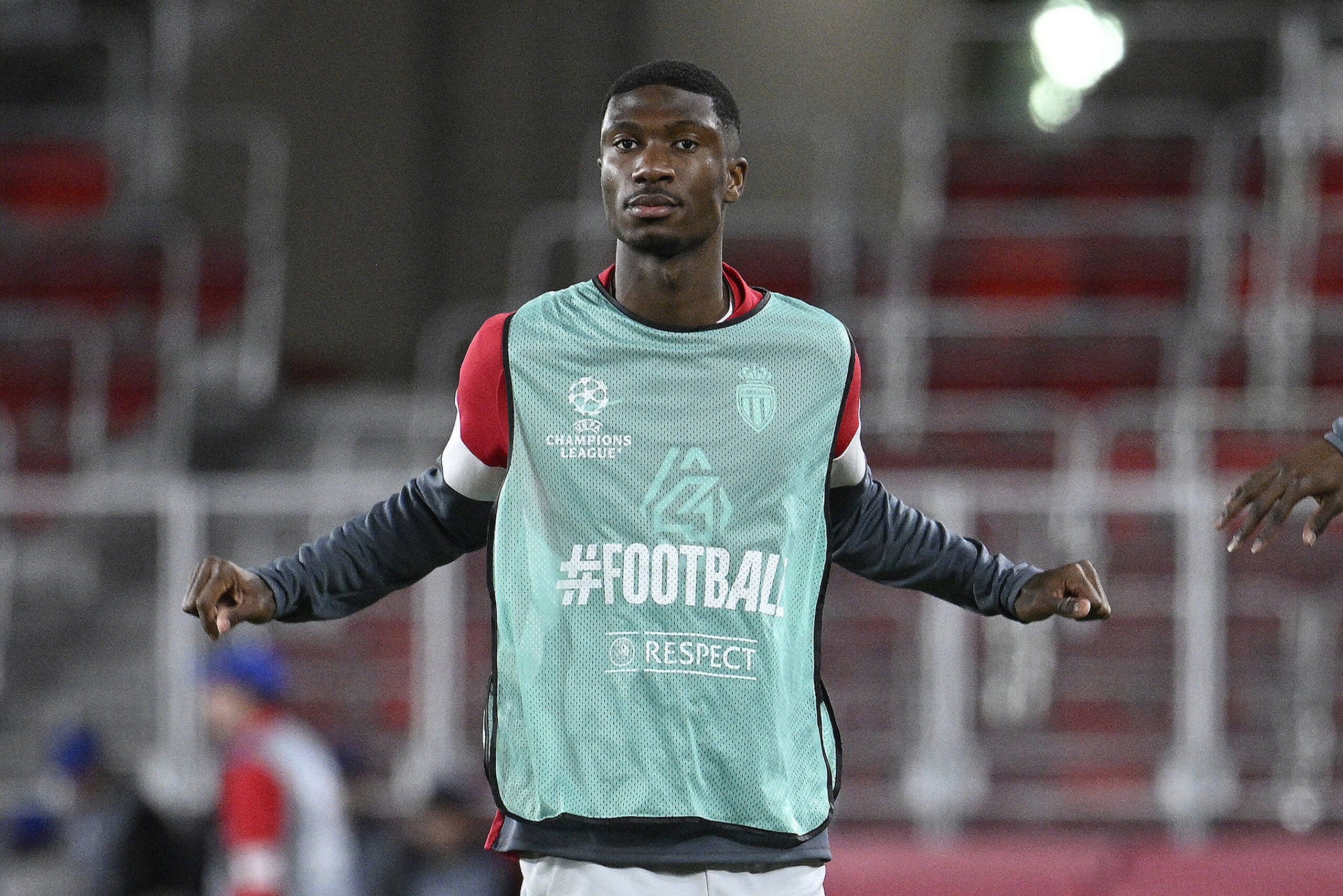 Newcastle confirma contratação do meia francês Aladji Bamba