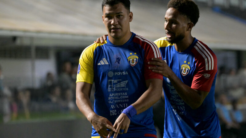 Zaga do Santos falha em lance aéreo e UCV reduz o placar na Vila Belmiro