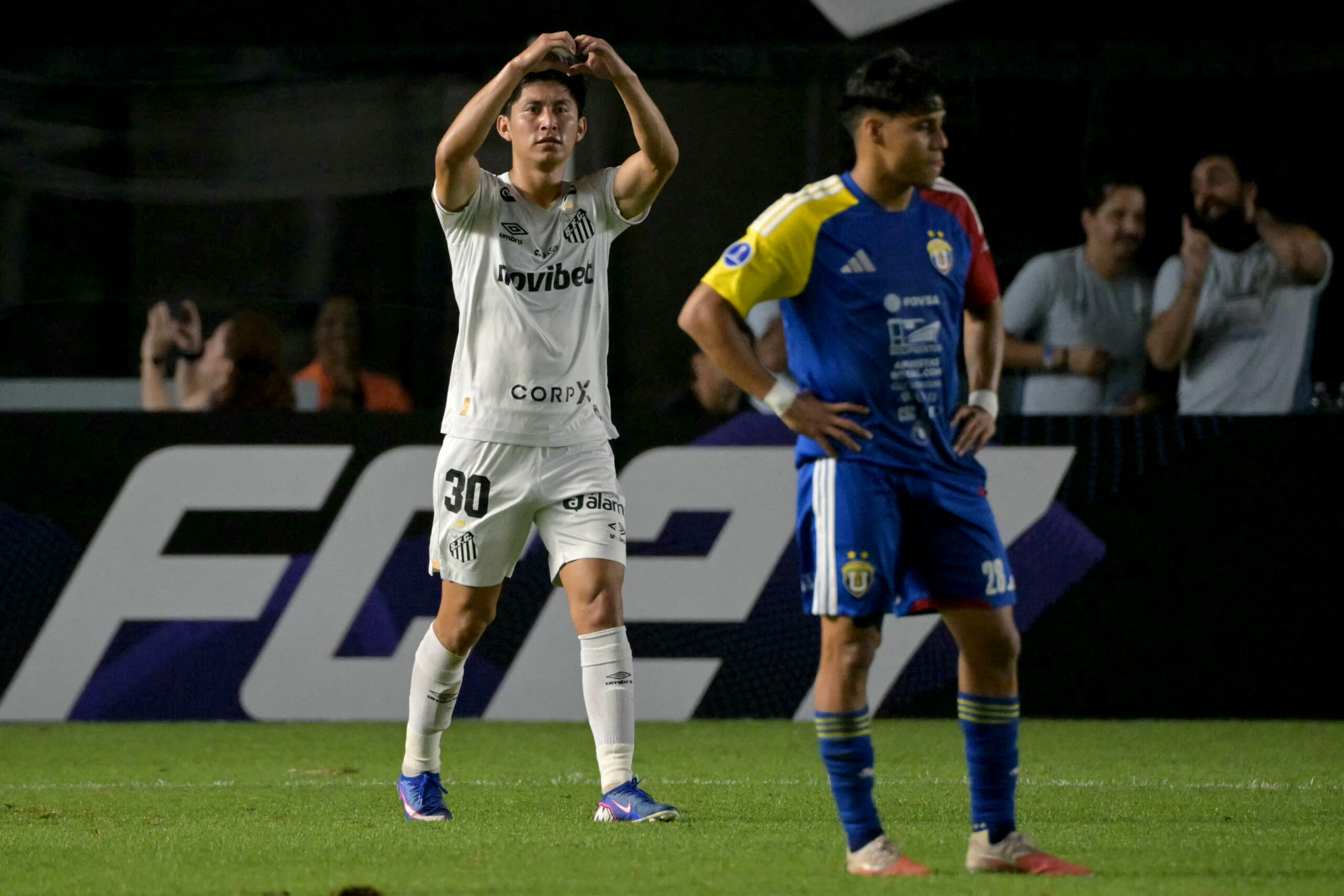 Santos x UCV: galeria reúne as melhores imagens da partida pela Copa Sul-Americana
