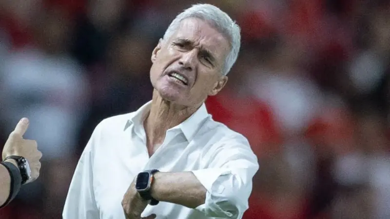 Luís Castro terá oito desfalques para Mirassol x Grêmio pela 19ª rodada do Brasileirão