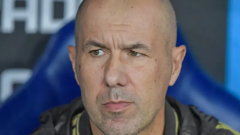 Leonardo Jardim volta a alertar sobre necessidade de substituto para Arrascaeta no Flamengo