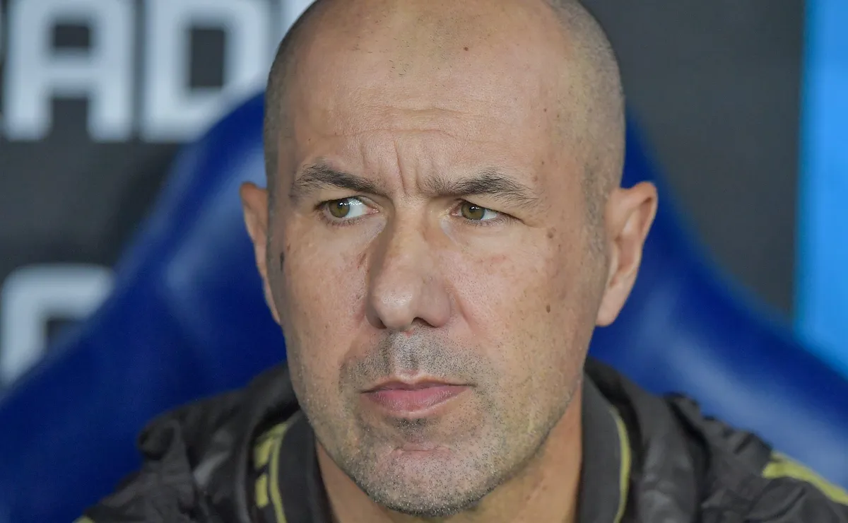 Leonardo Jardim volta a alertar sobre necessidade de substituto para Arrascaeta no Flamengo