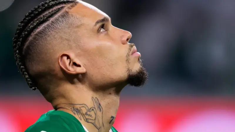 Abel elogia Paulinho após titularidade em derrota do Palmeiras para o Atlético-MG