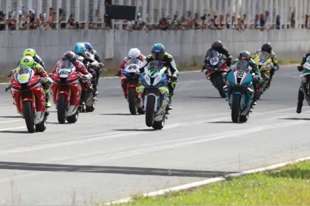 Maxi Scheib vence GP1000 em Curvelo e assume liderança da GP1000