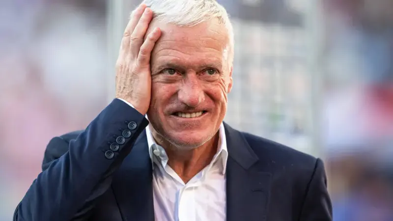 Deschamps pede proteção a jogadores para isolar Mbappé após vitória sobre o Paraguai