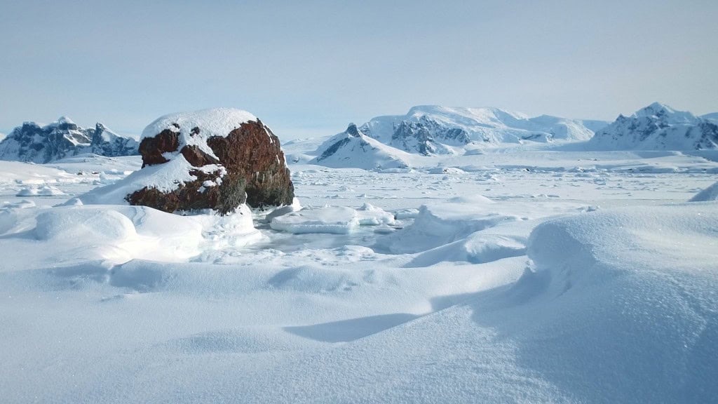 NASA e ISRO revelam imagem de formação na Antártica apelidada de “beija-flor”