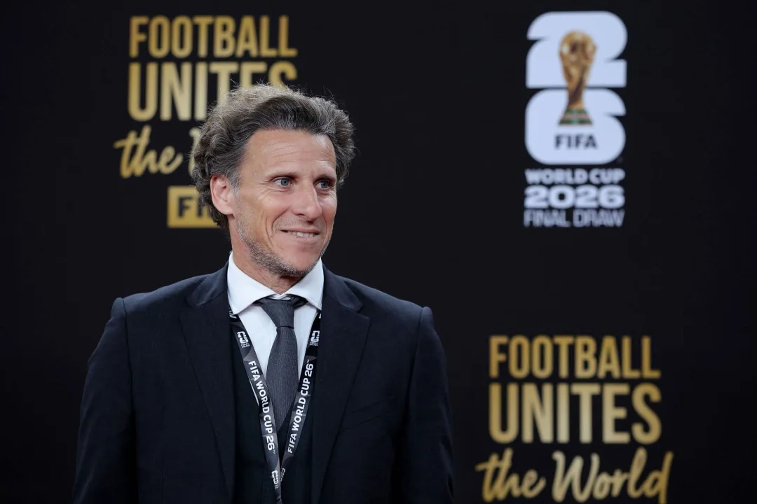 Diego Forlán é anunciado como técnico interino da seleção uruguaia e assume também o sub-20