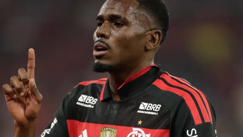 Presidente do Flamengo afirma que não venderá Evertton Araújo ao Mônaco, mesmo por 20 milhões de euros