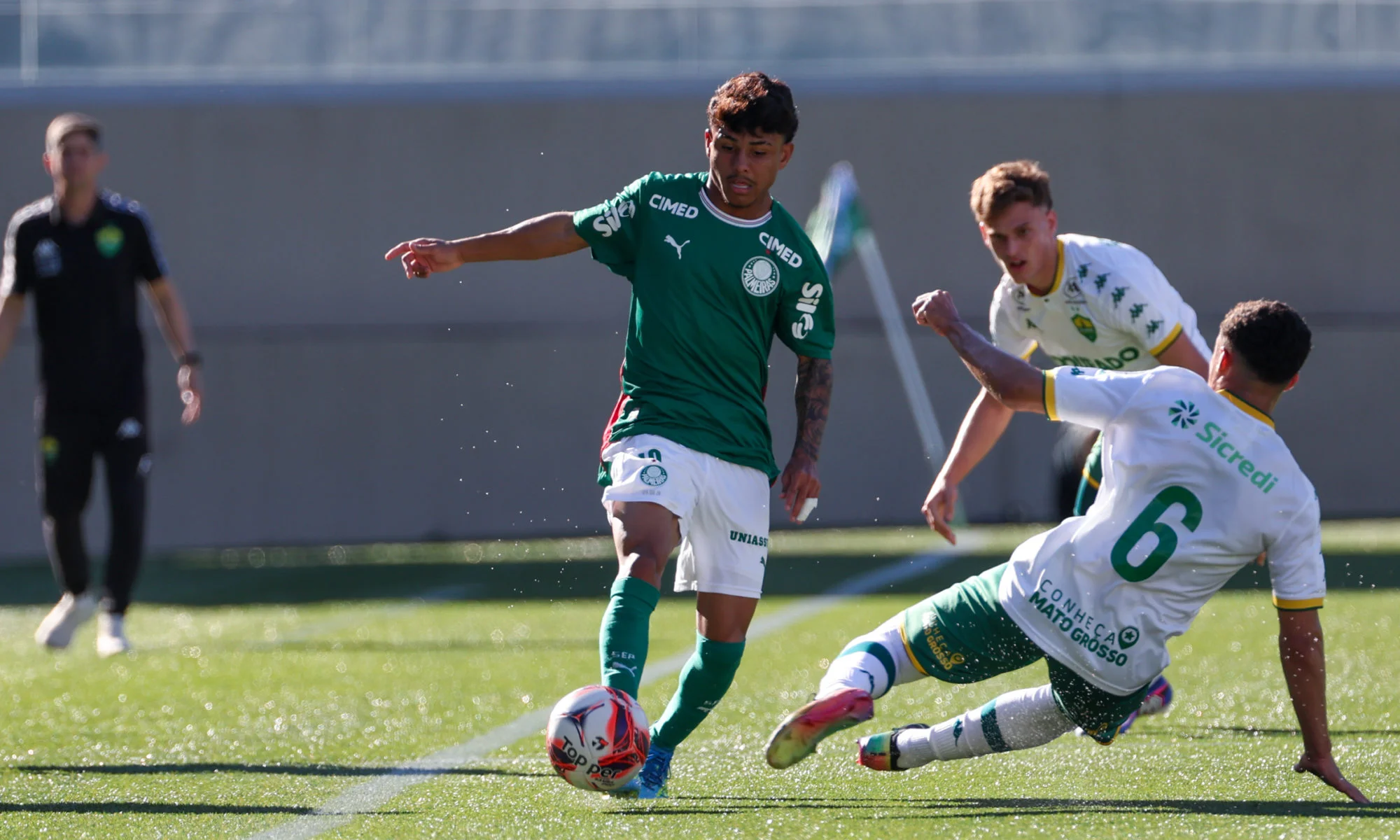 Palmeiras perde para o Cuiabá e encara o Corinthians nas quartas do Brasileiro sub-20