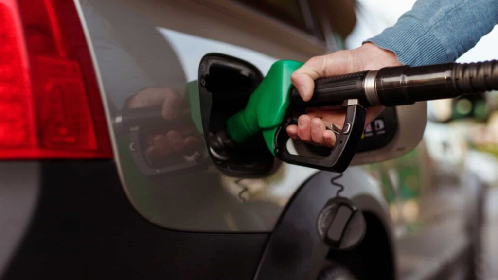 CNPE aprova aumento de etanol na gasolina para 32% por 180 dias; veículos antigos podem ser mais afetados