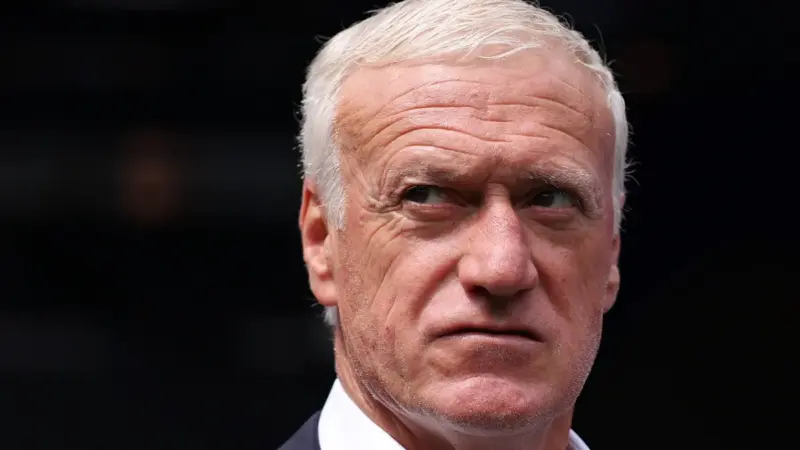 Deschamps critica falta de intensidade da França apesar da vaga sobre o Paraguai