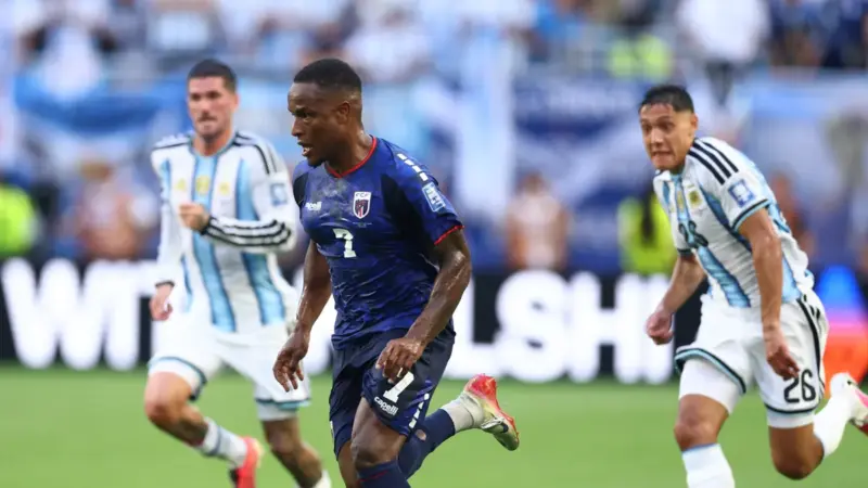 Luís Castro elogia Jovane Cabral, reforço próximo do Grêmio: “Esteve no Mundial”
