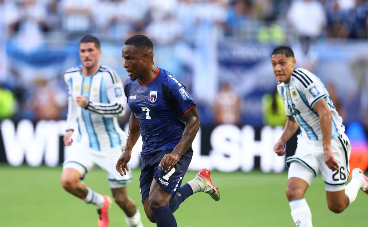 Luís Castro elogia Jovane Cabral, reforço próximo do Grêmio: “Esteve no Mundial”