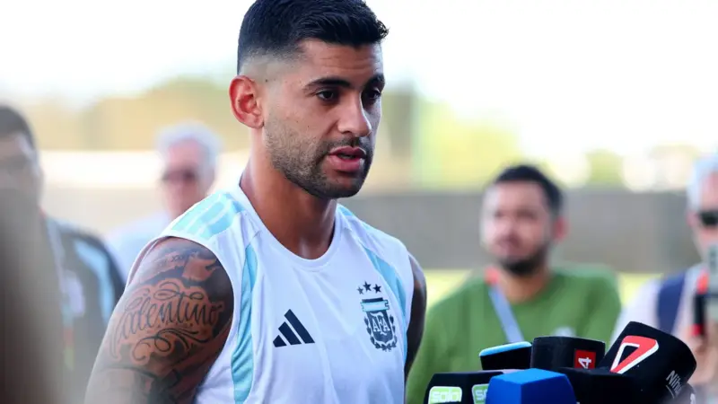 Romero rebate Courtois e afirma que seleção “não escuta” opinião de jogador sobre favoritismo