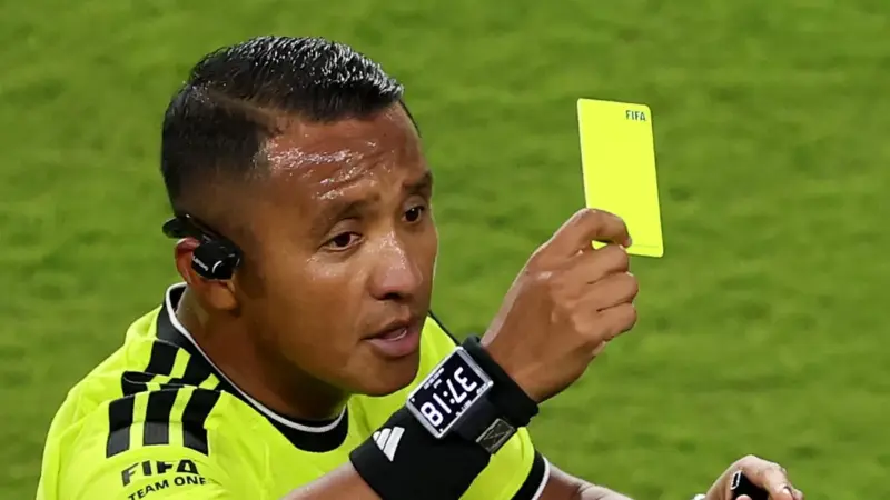 FIFA escolhe Iván Barton para apitar França x Espanha na semifinal da Copa do Mundo