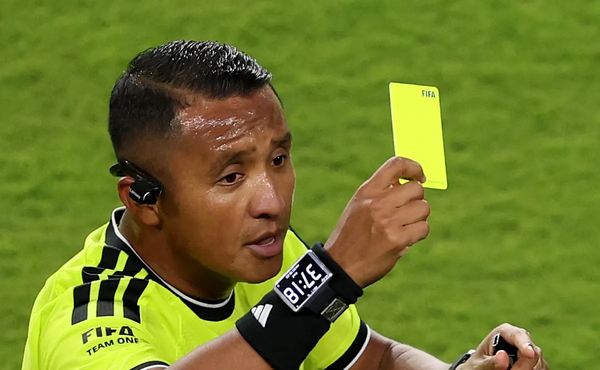 FIFA escolhe Iván Barton para apitar França x Espanha na semifinal da Copa do Mundo