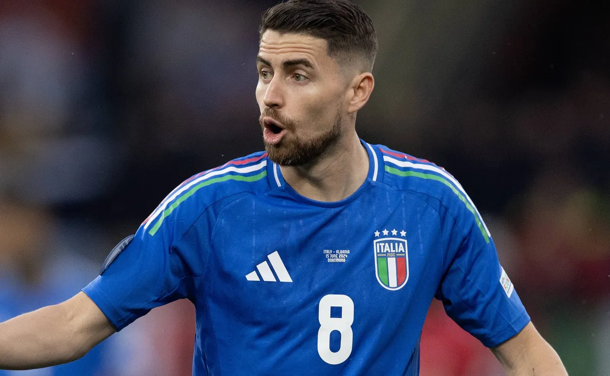 Jorginho lamenta nunca ter disputado uma Copa do Mundo e critica fase ruim da Itália