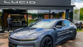 Príncipe saudita confirma participação de 5% na Lucid; ações sobem 20%