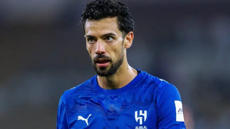 Pablo Marí fica livre no mercado após saída do Al-Hilal e busca novo clube