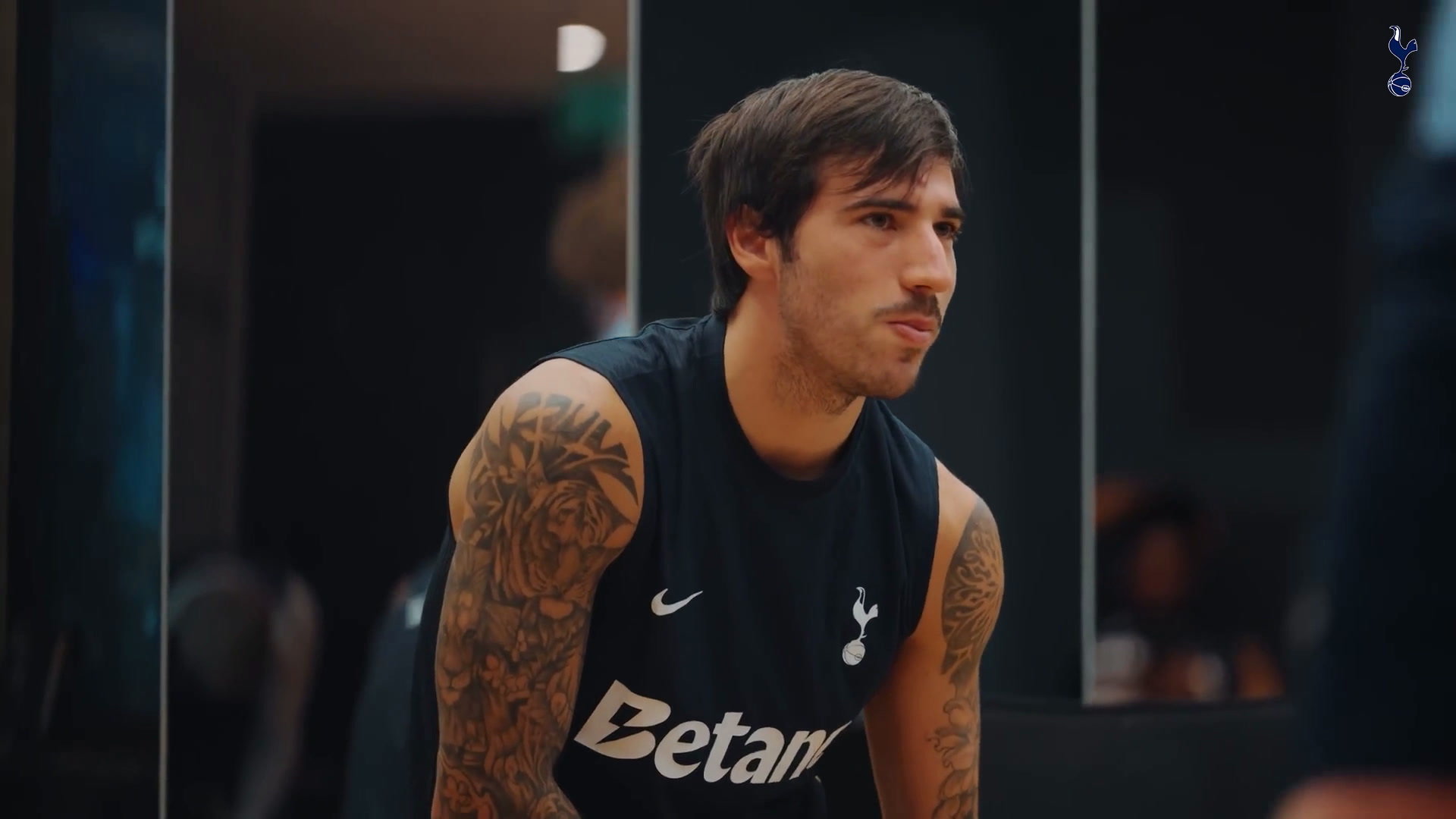 Tonali faz primeiro treino com a camisa do Tottenham Hotspur