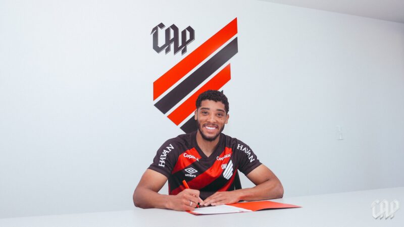 30/07/2026 — Athletico-PR renova contrato com volante Diogo Riquelme até o fim de 2029
