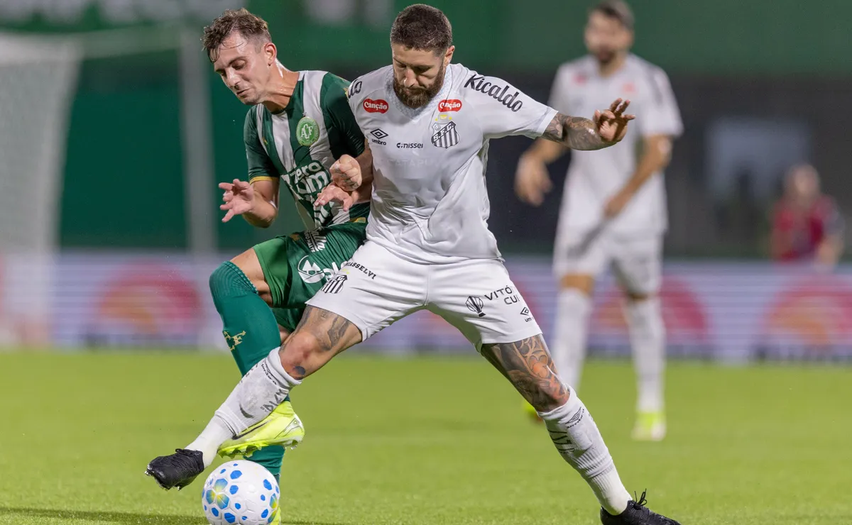 Santos enfrenta Chapecoense pela 20ª rodada do Brasileirão; saiba onde assistir