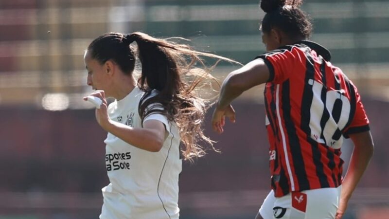 Corinthians goleia o Vitória por 4 a 0 no Canindé e assume a liderança do Brasileirão feminino em 26/07/2026