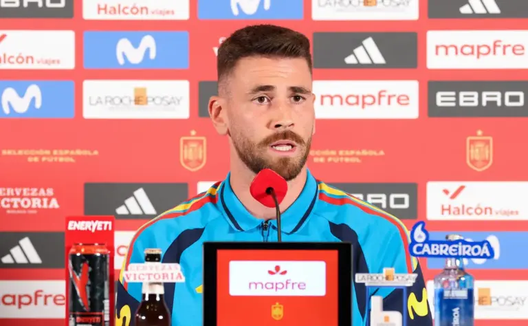 Unai Simón elogia Cristiano Ronaldo, mas diz que atacante não tem o mesmo ritmo de antes