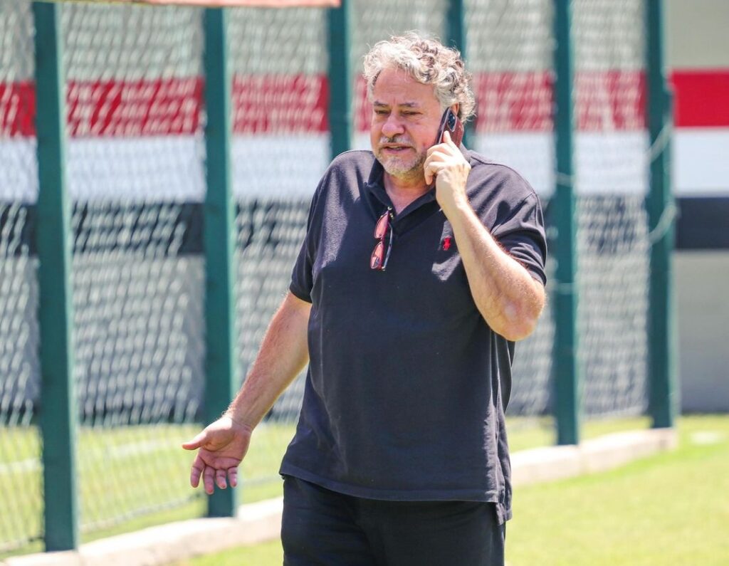 Testemunhas dizem que Julio Casares sacava R$ 100 mil em espécie por mês do São Paulo