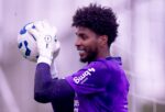 Hugo Souza comenta recondicionamento físico e retorno à rotina do Corinthians na intertemporada