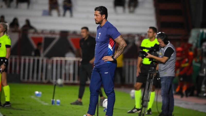 Fortaleza anuncia demissão do técnico Thiago Carpini