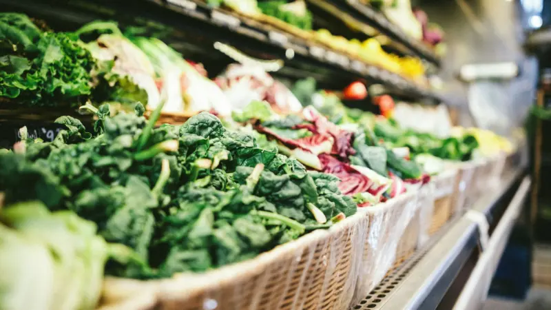 Oferta de alimentos frescos eleva demanda por entregas ultrarrápidas da Amazon no Brasil