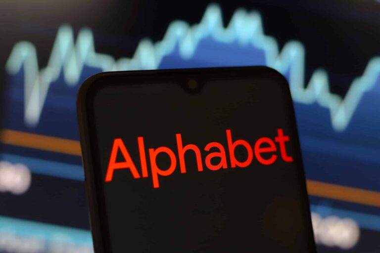 Alphabet registra receita acima do esperado no 2º trimestre e obtém US$ 99 bilhões em ganhos com participações
