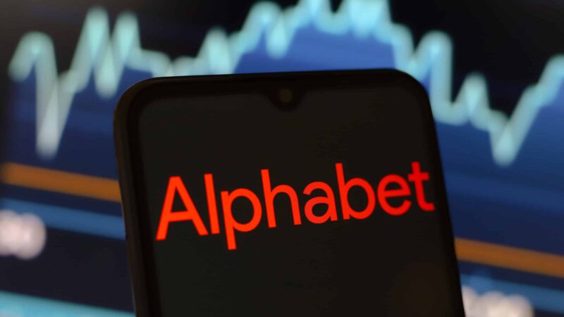 Alphabet registra receita acima do esperado no 2º trimestre e obtém US$ 99 bilhões em ganhos com participações