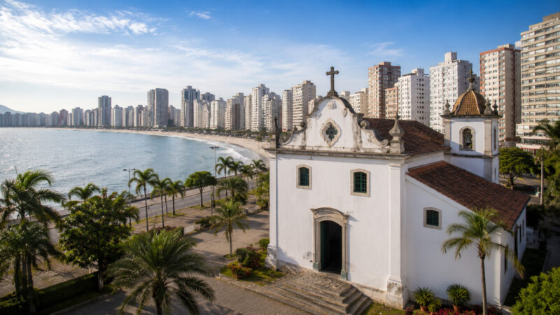 São Vicente: em 1532 cerca de 400 pessoas fundaram a primeira vila organizada do Brasil e realizaram a primeira eleição das Américas