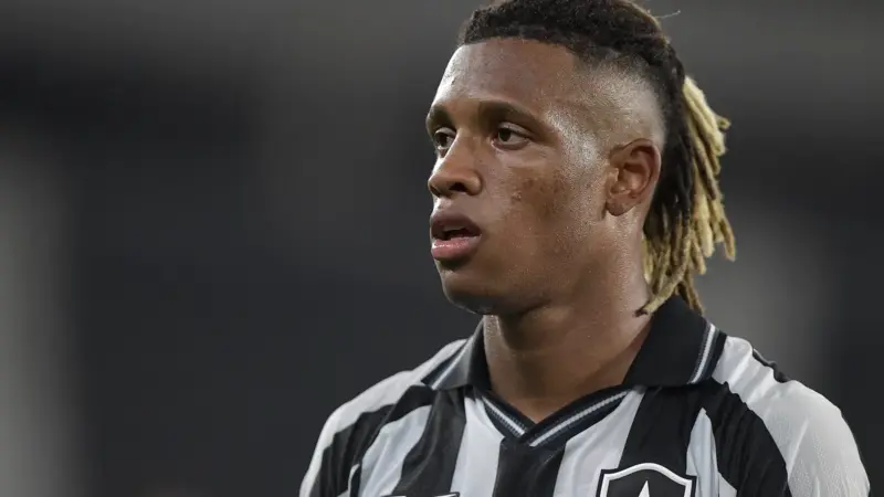 Danilo pede respeito ao Botafogo após clube barrar venda ao Palmeiras e recusa ida à Rússia