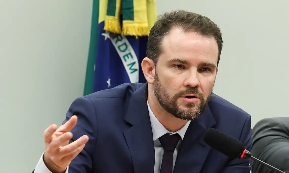 Governo reafirma defesa do Pix e busca evitar tarifação dos EUA sobre produtos brasileiros
