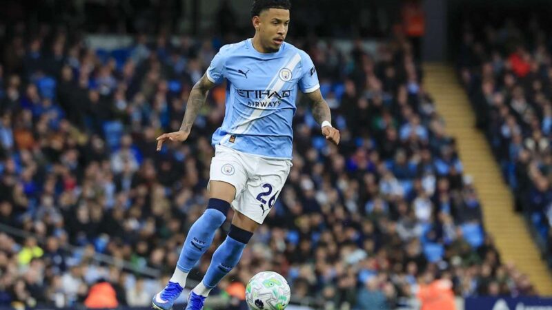 Tottenham negocia contratação de Savinho, do Manchester City