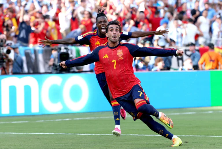 Espanha vence a Argentina e conquista o bicampeonato da Copa do Mundo