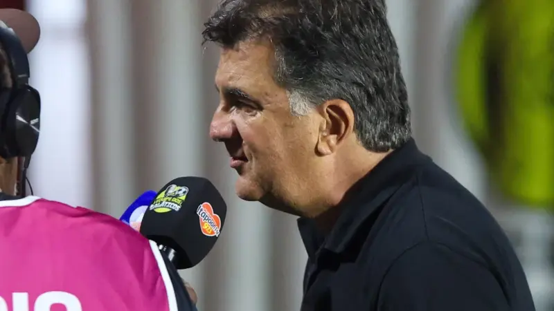 Presidente do Vitória, Fábio Mota, critica arbitragem após derrota por 4 a 0 para o Palmeiras