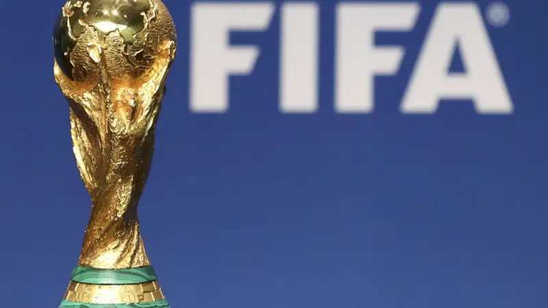 Fifa estuda criar subsidiária avaliada em US$ 20 bilhões para atrair investidores privados