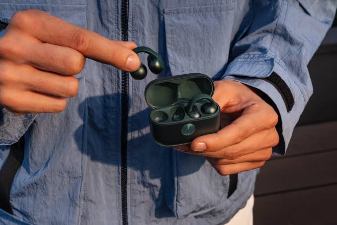 Samsung deve lançar Galaxy Buds On, seu primeiro fone no formato de brinco