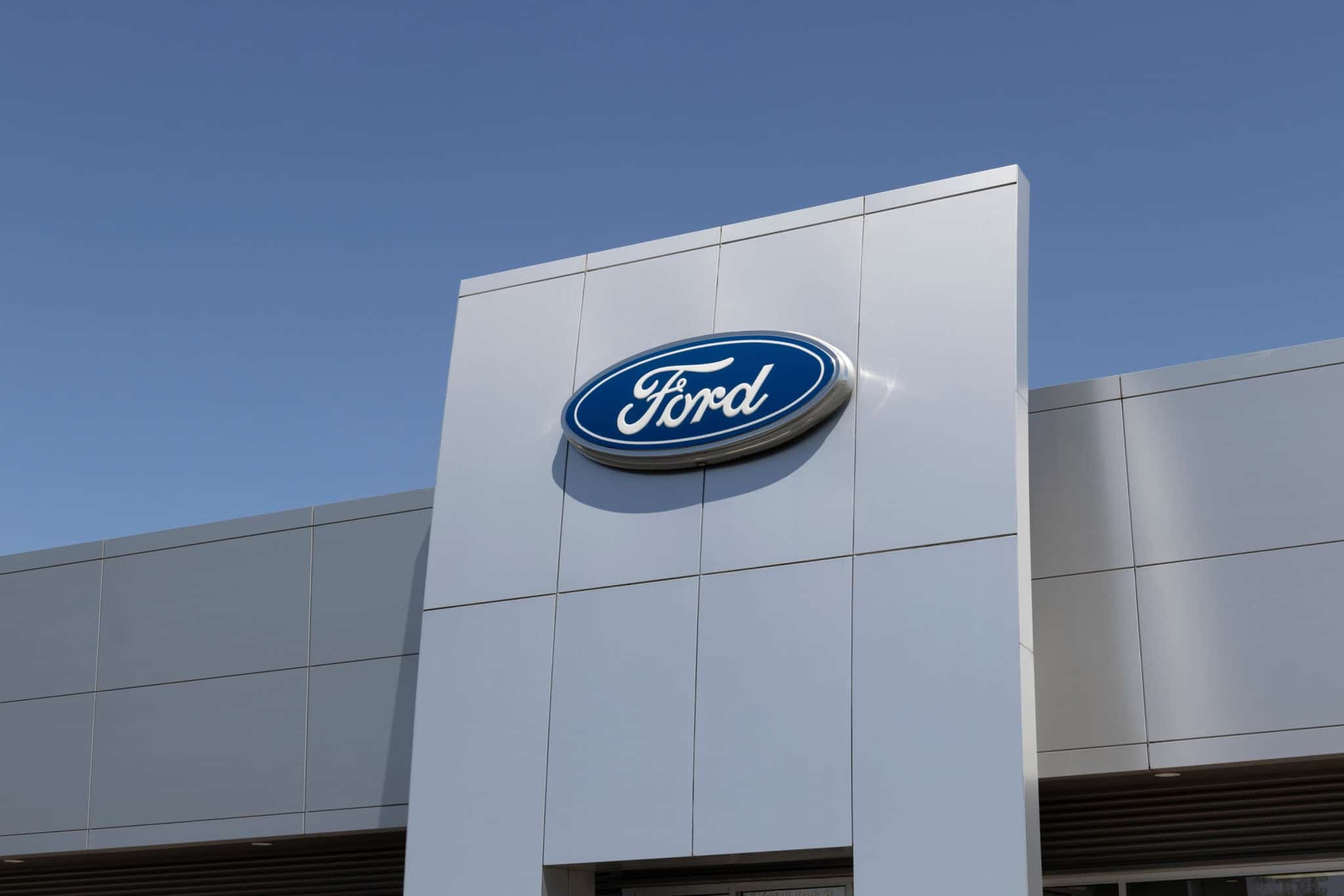Ford e Geely firmam parceria para produzir utilitários na Europa