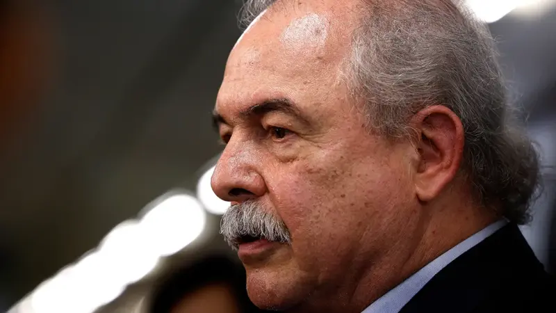 Mercadante critica Flávio Bolsonaro por oferta de participação e dados estratégicos aos EUA