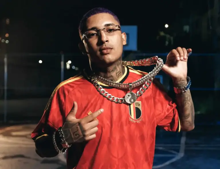 De vendedor de balas ao topo do Funk: MC FR da Norte quebra ‘panelinhas’ e é destaque na Billboard Brasil