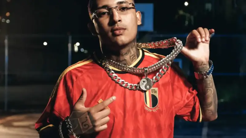 De vendedor de balas ao topo do Funk: MC FR da Norte quebra ‘panelinhas’ e é destaque na Billboard Brasil