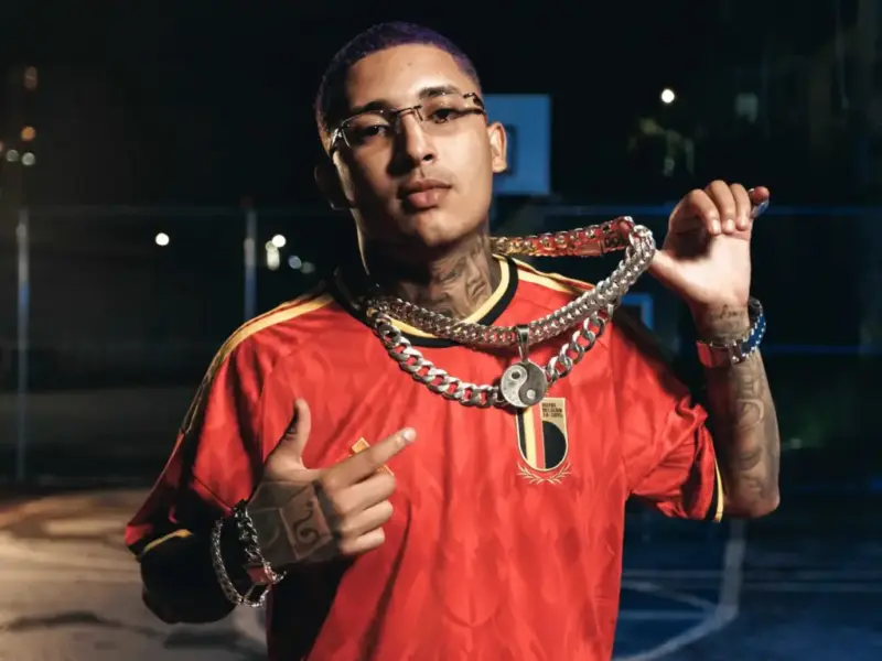 De vendedor de balas ao topo do Funk: MC FR da Norte quebra ‘panelinhas’ e é destaque na Billboard Brasil