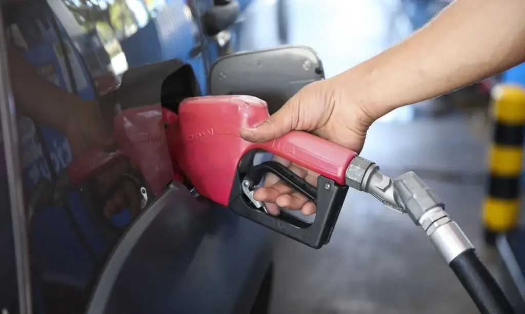 Conselho eleva teor obrigatório de etanol na gasolina de 30% para 32% por 180 dias